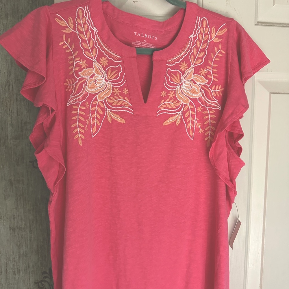 With tags, coral flutter cap sleeve Talbots top.
100% cotton